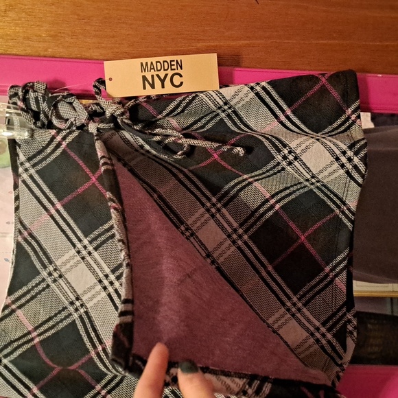 Madden NYC plaid skirt - Picture 3 of 9